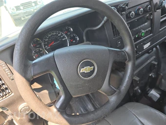 2012 Chevrolet Express 1500 Cargo Van 1WT 135.0" WB - miniatura 10