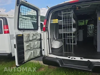 2012 Chevrolet Express 2500 Cargo Van 1WT 135.0" WB - miniatura 17