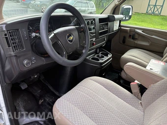2012 Chevrolet Express 2500 Cargo Van 1WT 135.0" WB - miniatura 25