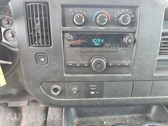 2012 Chevrolet Express 2500 Cargo Van 1WT 135.0" WB – miniatura 11