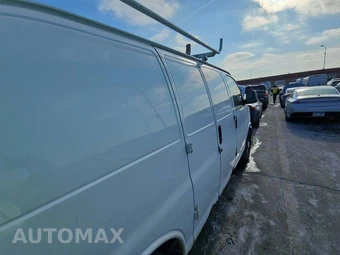 2012 Chevrolet Express 2500 Cargo Van 1WT 135.0" WB – miniatura 30