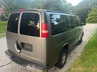 2012 Chevrolet Express 2500 Passenger Van LT 1LT 135.0" WB - miniatura 4