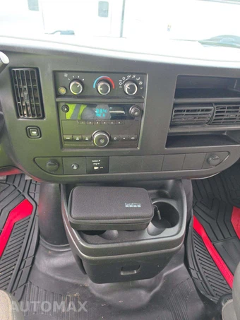 2012 Chevrolet Express 3500 Cargo Van 1WT 155.0" WB – miniatura 10