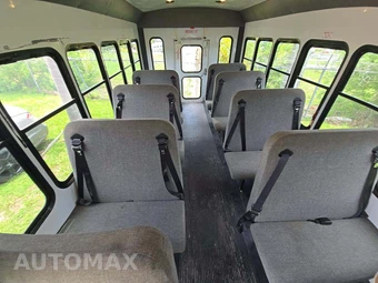 2012 Chevrolet Express 3500 Cutaway 1WT DRW - miniatura 17