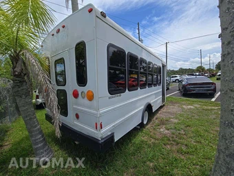 2012 Chevrolet Express 3500 Cutaway 1WT DRW - miniatura 3