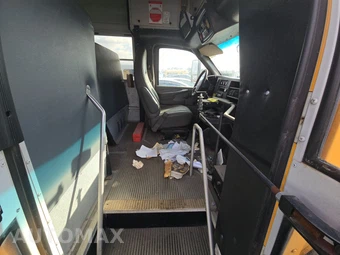 2012 Chevrolet Express 3500 Cutaway 1WT DRW - miniatura 8