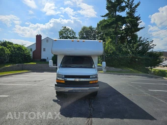 2012 Chevrolet Express 4500 Cutaway 2WT DRW - miniatura 4
