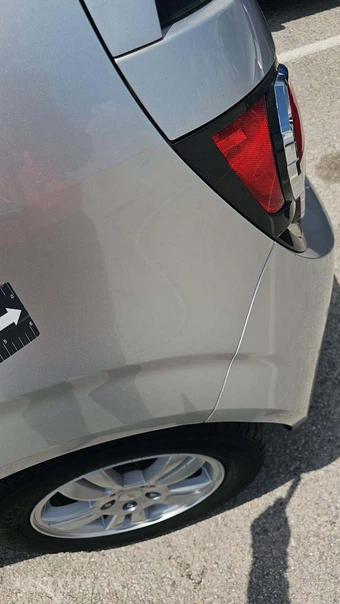 2012 Chevrolet Sonic LS Hatchback 2LS – miniatura 22