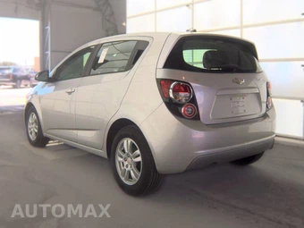 2012 Chevrolet Sonic LS Hatchback 2LS – miniatura 6