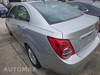 2012 Chevrolet Sonic LT Sedan 2LT – miniatura 2