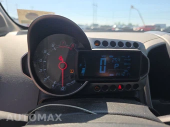 2012 Chevrolet Sonic LTZ Hatchback 2LZ – miniatura 12