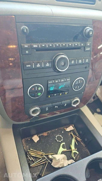 2012 Chevrolet Suburban 1500 LT 1LT – miniatura 28