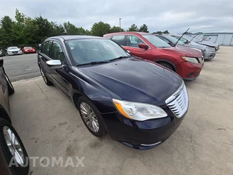 2012 Chrysler 200 Limited Sedan - miniatura 3