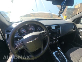 2012 Chrysler 200 LX Sedan – miniatura 11