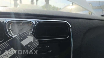 2012 Chrysler 200 LX Sedan – miniatura 39