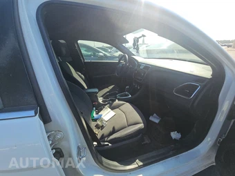 2012 Chrysler 200 LX Sedan – miniatura 8