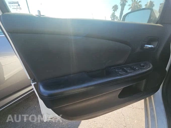 2012 Chrysler 200 LX Sedan – miniatura 9