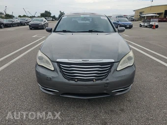 2012 Chrysler 200 LX Sedan – miniatura 2