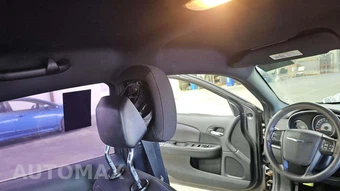 2012 Chrysler 200 LX Sedan – miniatura 32