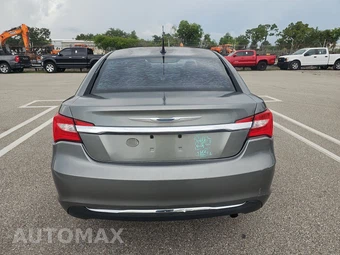 2012 Chrysler 200 LX Sedan – miniatura 5