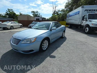 2012 Chrysler 200 Touring Convertible