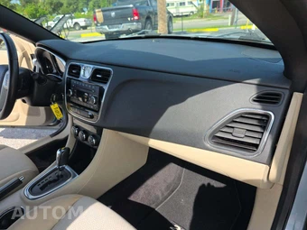 2012 Chrysler 200 Touring Convertible - miniatura 16