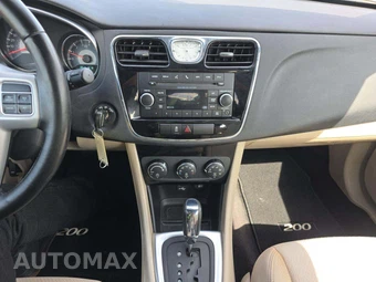 2012 Chrysler 200 Touring Convertible - miniatura 7