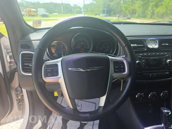 2012 Chrysler 200 Touring Sedan – miniatura 10