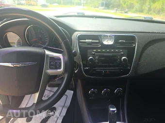 2012 Chrysler 200 Touring Sedan – miniatura 11
