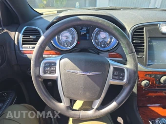 2012 Chrysler 300 – miniatura 10