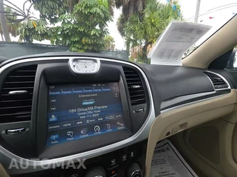 2012 Chrysler 300 - miniatura 31