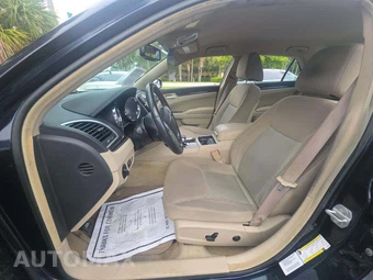 2012 Chrysler 300 - miniatura 6