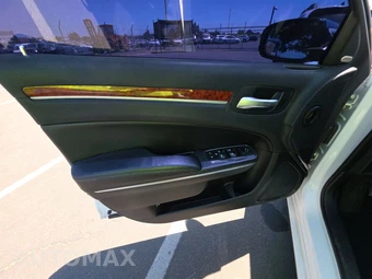 2012 Chrysler 300 Limited – miniatura 9