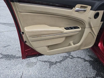 2012 Chrysler 300 Limited – miniatura 9