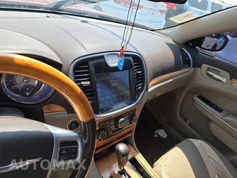 2012 Chrysler 300C – miniatura 11
