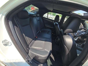 2012 Chrysler 300C – miniatura 16
