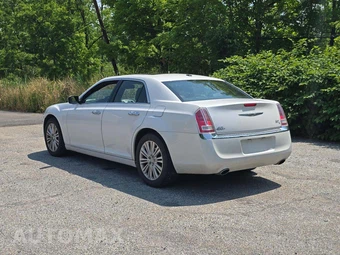 2012 Chrysler 300C – miniatura 2