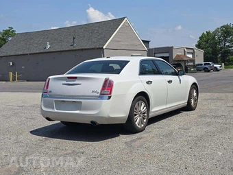 2012 Chrysler 300C – miniatura 3