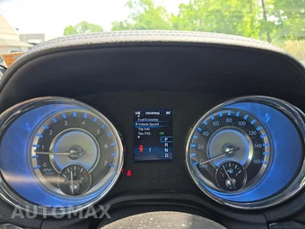 2012 Chrysler 300C – miniatura 9