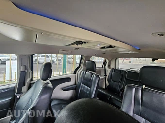 2012 Chrysler Town & Country Touring 121.2" WB - miniatura 14