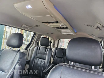 2012 Chrysler Town & Country Touring 121.2" WB - miniatura 18