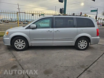 2012 Chrysler Town & Country Touring 121.2" WB - miniatura 2