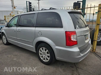 2012 Chrysler Town & Country Touring 121.2" WB - miniatura 3