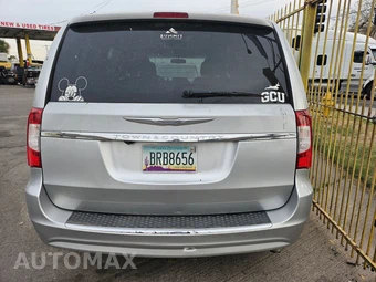 2012 Chrysler Town & Country Touring 121.2" WB - miniatura 4