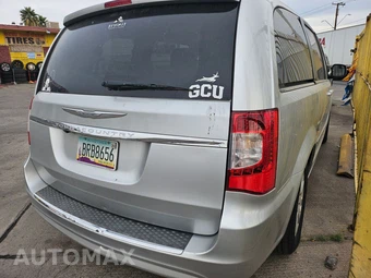 2012 Chrysler Town & Country Touring 121.2" WB - miniatura 5
