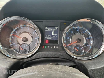 2012 Chrysler Town & Country Touring 121.2" WB - miniatura 9