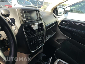 2012 Chrysler Town & Country Touring 121.2" WB - miniatura 11