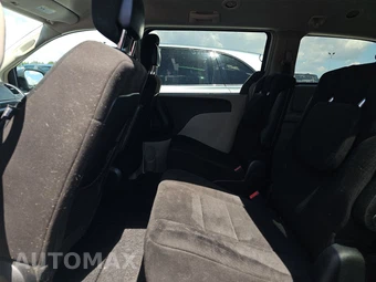 2012 Chrysler Town & Country Touring 121.2" WB - miniatura 13