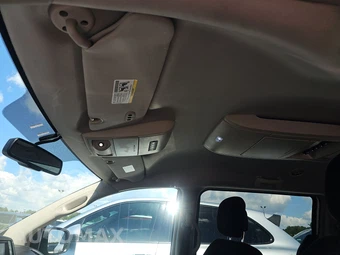 2012 Chrysler Town & Country Touring 121.2" WB - miniatura 18