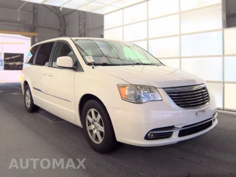2012 Chrysler Town & Country Touring 121.2" WB - miniatura 3